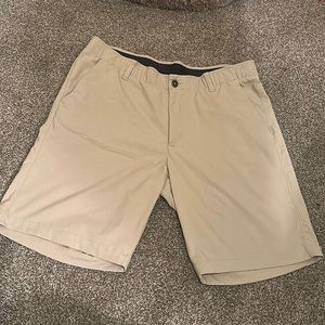 Men’s Under Armour golf shorts